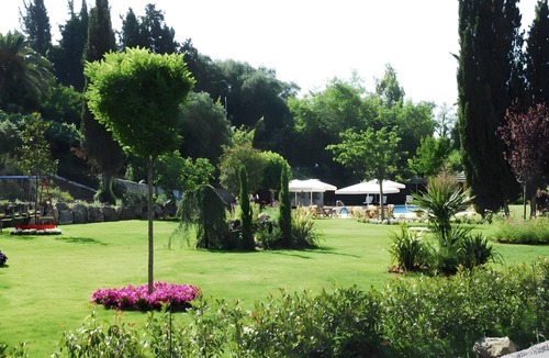 Limni Apartment | Apartment 'Corfu Club Standard 1' with Shared Pool, Wi-Fi and Air Conditioning