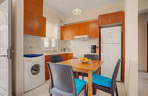 Kato Zakros Apartment | Apartment 'Dimitra Family' with Mountain View, Wi-Fi and Air Conditioning