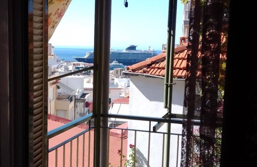 Kavala Apartment | Apartment 'Giannis and Aristi's House' with Sea View, Wi-Fi and Air Conditioning