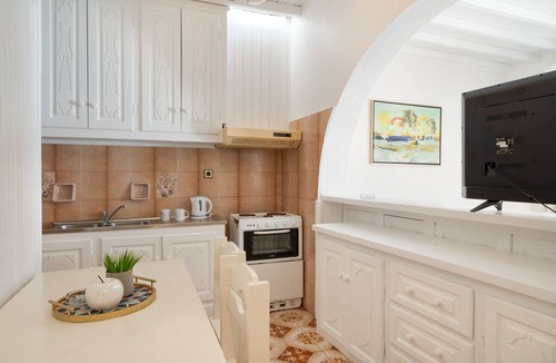 Mykonos Town Apartment | Apartment 'Le Coq' with Balcony, Wi-Fi and Air Conditioning