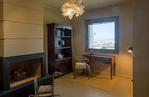 Apolpaina Apartment | Apartment 'Lefkadia's Bayview 1' with Sea View, Wi-Fi and Air Conditioning