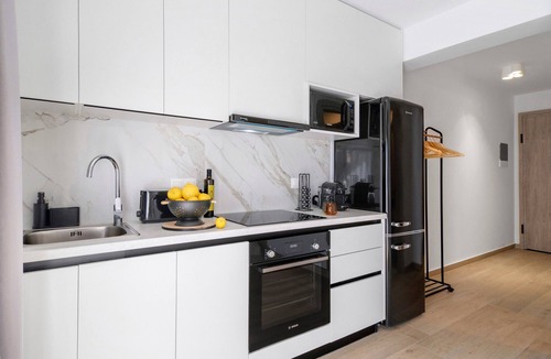 Nikiana Apartment | Apartment 'Mella Roa Emer' with Sea View, Wi-Fi and Air Conditioning