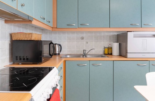 Vrilissia Apartment | Apartment 'S K Ground Flat In Vrilissia' with Wi-Fi and Air Conditioning