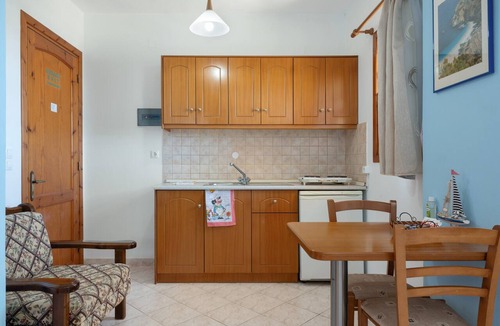 Finiki Apartment | Apartment 'Studio 3' with Mountain View, Wi-Fi and Air Conditioning