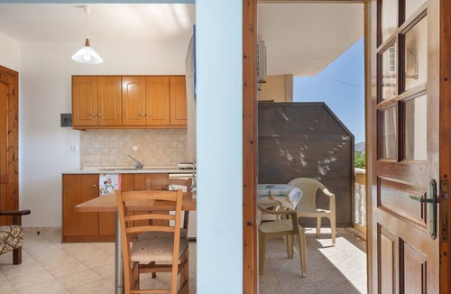 Finiki Apartment | Apartment 'Studio 3' with Mountain View, Wi-Fi and Air Conditioning