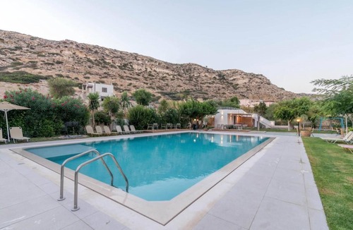 Matala Apartment | Apartment 'Tsaner' with Mountain View, Wi-Fi and Air Conditioning