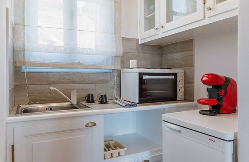 Tinos Apartment | Apartment 'Unit 2' with Sea View, Wi-Fi and Air Conditioning