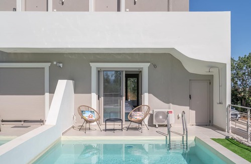 Kalligoni Apartment | Apartment 'White Shale Lux Suite' with Balcony and Wi-Fi