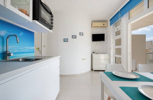 Makry Gialos Apartment | Apartment with Sea View Close to the Beach