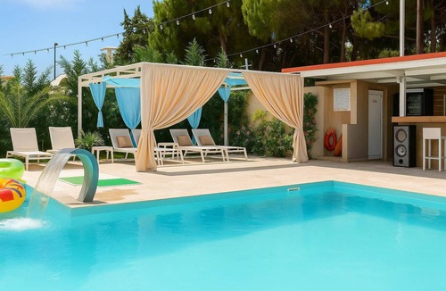 Pefkochori Apartment | Aquamare Studios - Seaview Suite & Pool Getaway