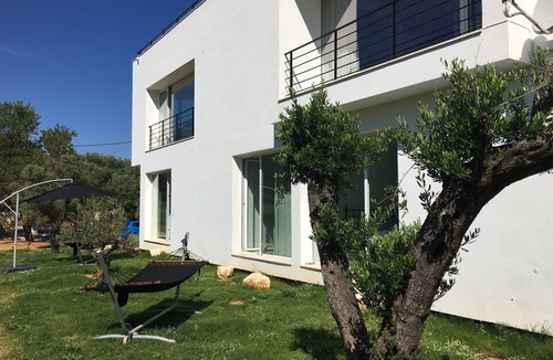 Petaleia Villa | Architect villa between the sea and mountains