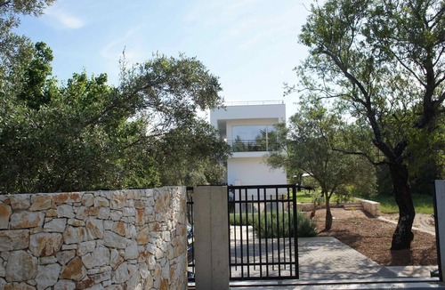 Petaleia Villa | Architect villa between the sea and mountains
