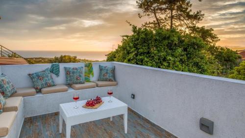 Minia Villa | Arktos Sunset Villa