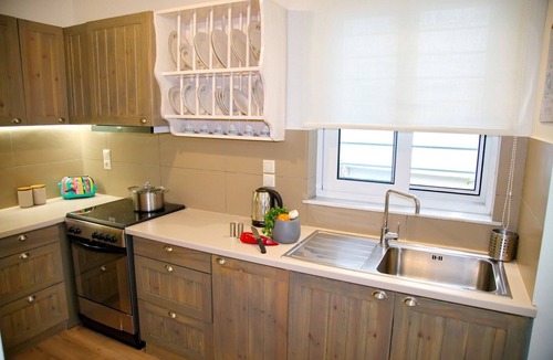 Athens House | Aroura Homes Garden House 2BR/2BA Free Parking