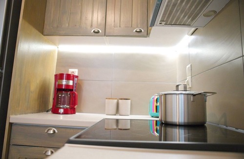 Athens House | Aroura Homes Garden House 2BR/2BA Free Parking