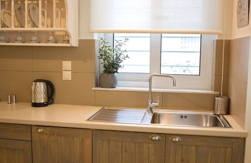 Athens House | Aroura Homes Garden House 2BR/2BA Free Parking