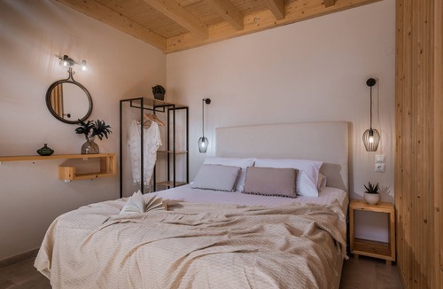 Akrotiri Villa | Astarte Villas - Anapnoi Villa with Private Pool