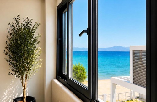 Pefkochori Villa | athanasian side sea view home