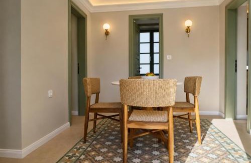 Kefalos House | Athena Collection
