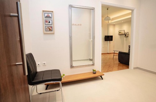 Platia Viktorias Apartment | Athens downtown apartment 2bd-2ba