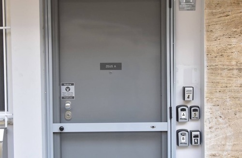 Ampelokipoi Apartment | Athens Zeus A by Super Host Hub