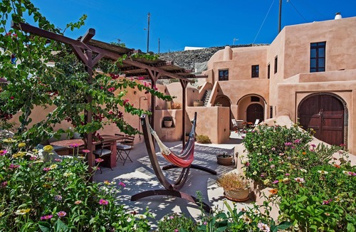 Finikia House | Azalea Houses Cave-Finikia Traditional Houses