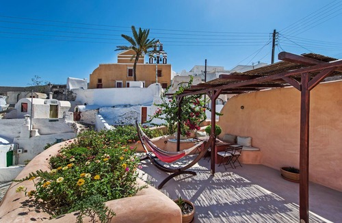 Finikia House | Azalea Houses Cave-Finikia Traditional Houses