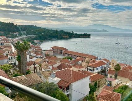 Koroni Apartment | Balcony of Koroni