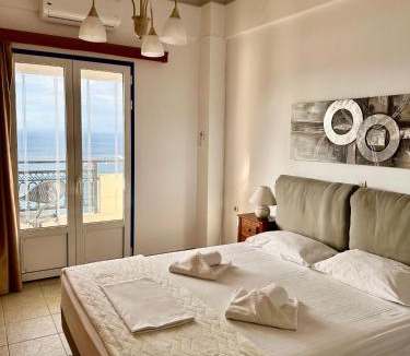 Koroni Apartment | Balcony of Koroni