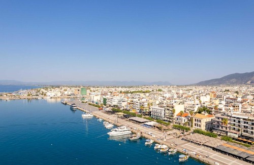 Kalamata Apartment | Bay View - Bright Modern Penthouse in Center