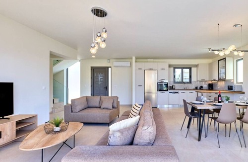 Pyrgos Psilonerou House | Beach Sand Villas | Beachfront Roof Pool Seaviews