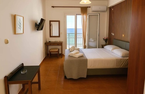 Agia Pelagia Apartment | Beachfront Panorama Apartm - Kythira Seaside Gem