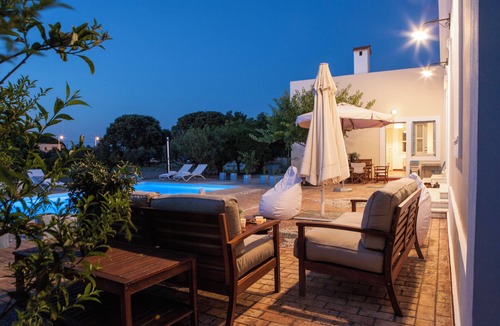 Ixia Villa | Beachfront, Pool, Chic- Live in Style: Pyrgo Villa