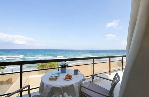 Agia Marina Apartment | Beachfront Room with huge terrace in Agia Marina