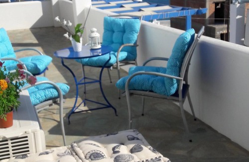Piso Livadi Apartment | Beautiful apartment overlooking the sea