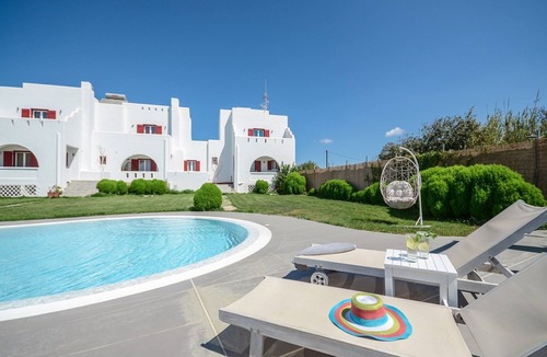 Plaka Villa | Beautiful Naxos Villa | 4 Bedrooms | Silver Villa | Wonderful Mountain Views