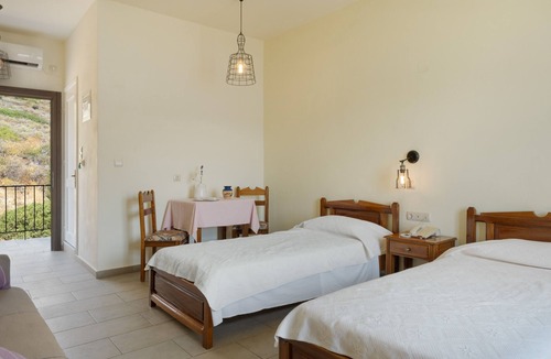 Telendos Bed & Breakfast | Bed and Breakfast 'King Studio No 10' with Sea View, Wi-Fi and Air Conditioning