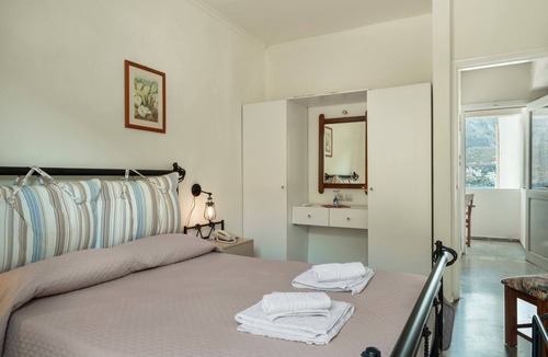 Telendos Bed & Breakfast | Bed and Breakfast 'Suite No 10' with Sea View, Wi-Fi and Air Conditioning