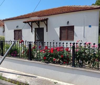 Ierissos House | Bella Garden House