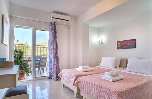 Kavallos Villa | Best Family Friendly Villa near Lake Kournas!