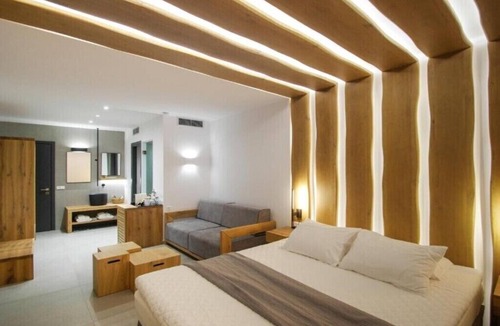 Kini House | BH835 - C - Suite Syros