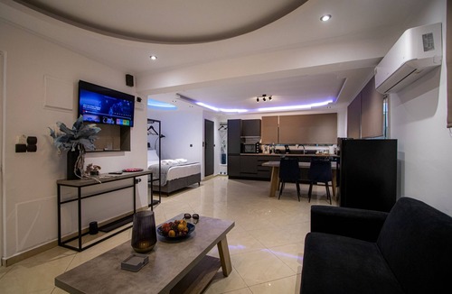 Koum Kapi Apartment | Black suites