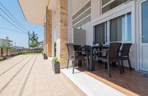 Flogita Apartment | BnB Living Studio by Rentals Pro - Nea Flogita Halkidiki