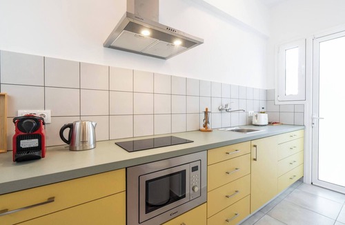 Kinosargous Apartment | Bright 2BR Apartment By Metro Near Acropolis
