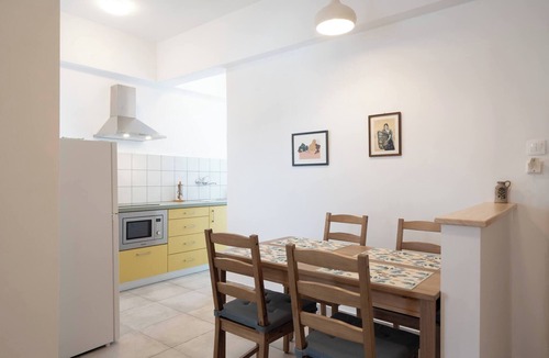 Kinosargous Apartment | Bright 2BR Apartment By Metro Near Acropolis