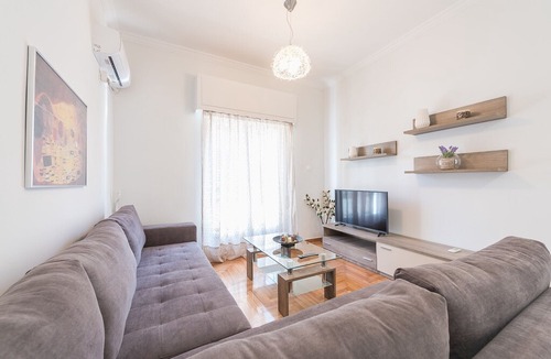 Thissio Apartment | Bright apt in the heart of Athens