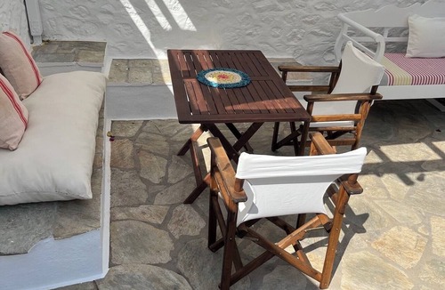 Hydra House | BRIGITTE GUESTHOUSE