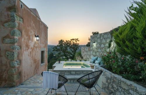 Armenoi House | Butterfly, a historical villa with pool & hot tub!