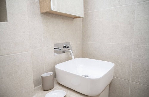 Ermoupoli Apartment | Calm Joy & J - Nest