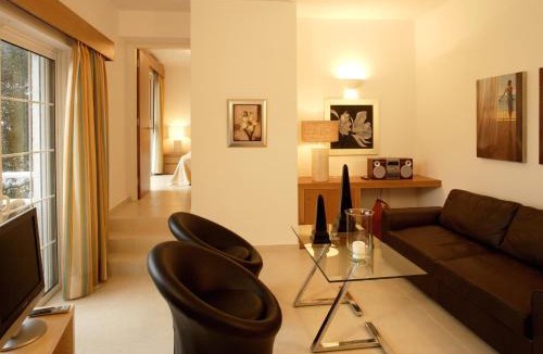 Kanapitsa Hotel | Cape Kanapitsa Hotel & Suites